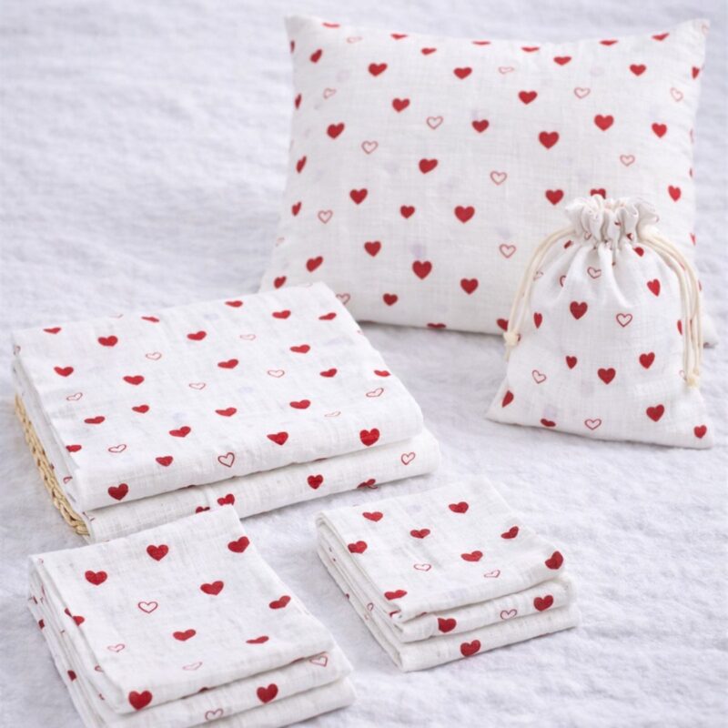 More Home % 100 Pamuk Müslin Örtü, Bebek Battaniyesi 7 Parça Set Kalp Desenli Beyaz Kırmızı