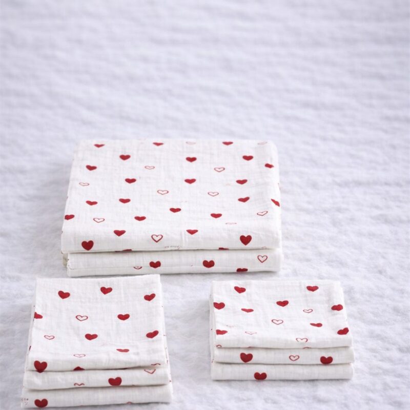 More Home % 100 Pamuk Müslin Örtü, Bebek Battaniyesi 5 Parça Set Kalp Desenli Beyaz Kırmızı