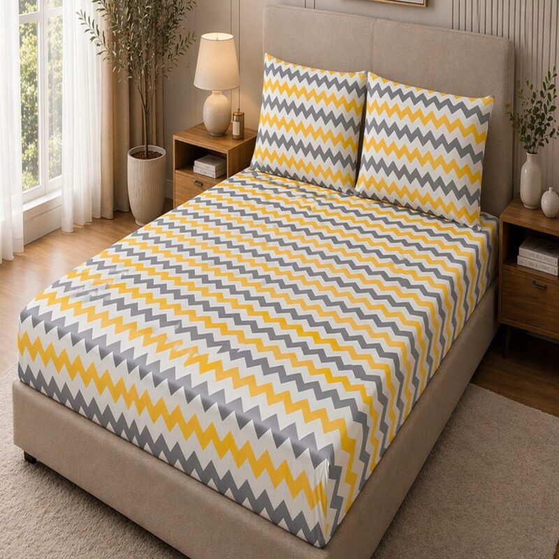 More Home  Çift Kişilik Lastikli Çarşaf  Seti + Yastık Kılıfı    Zikzaklı Sarı Gri Beyaz